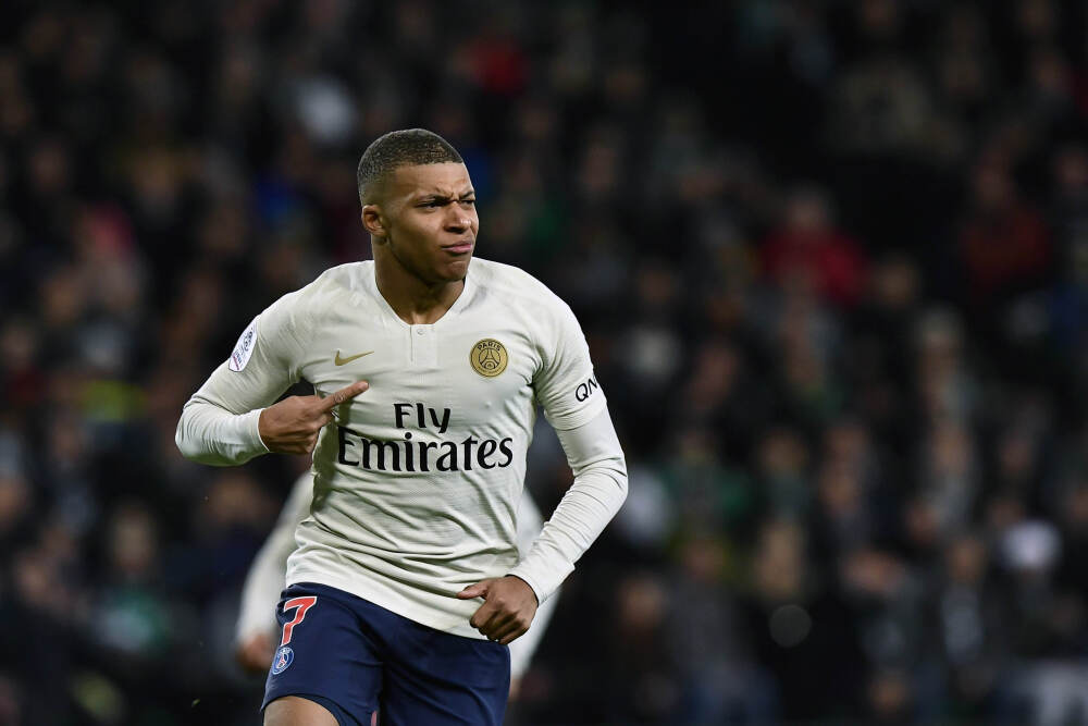 福州消防提醒：快递箱“霸占”楼道 个人最高罚500元